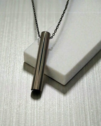 KALMii Anxiety necklace  black on white marble